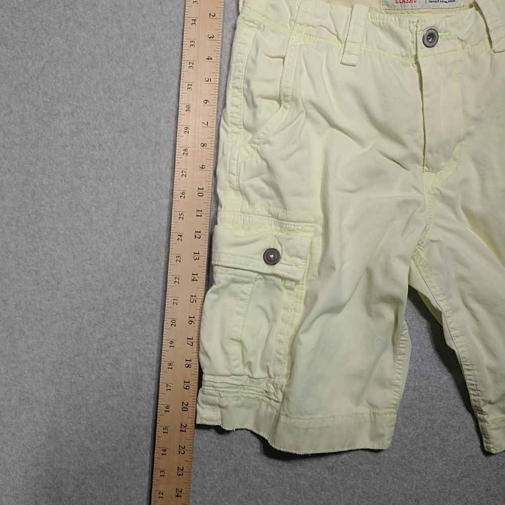 AMERICAN EAGLE Outfitters Mens Size 30 Neon Yellow 100% Cotton 10" Cargo Shorts - Picture 5 of 9